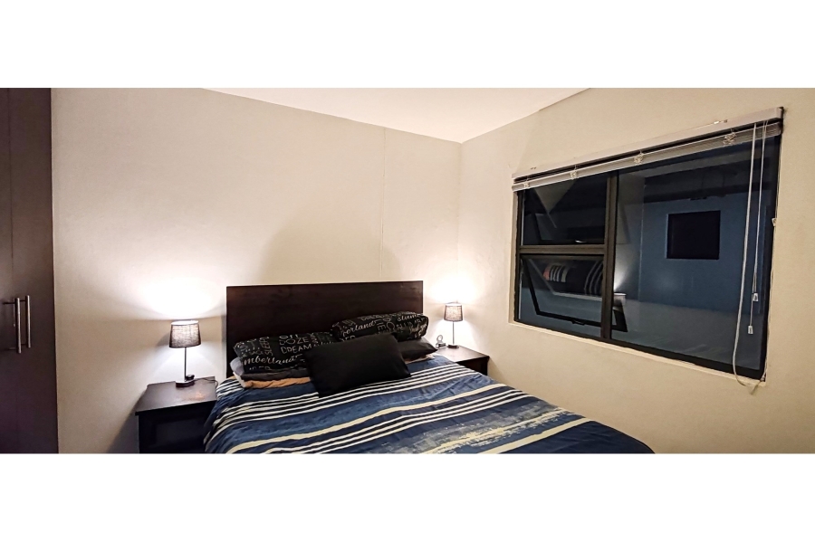 1 Bedroom Property for Sale in Zonnebloem Western Cape